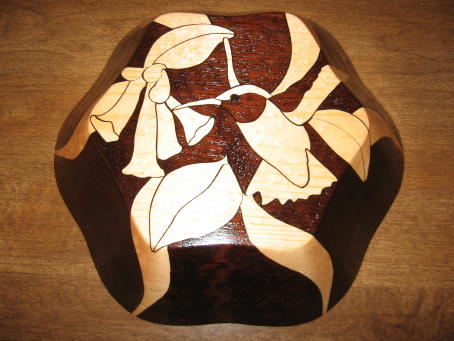 Hummingbird, decorative wooden bowl, bottom view of bowl